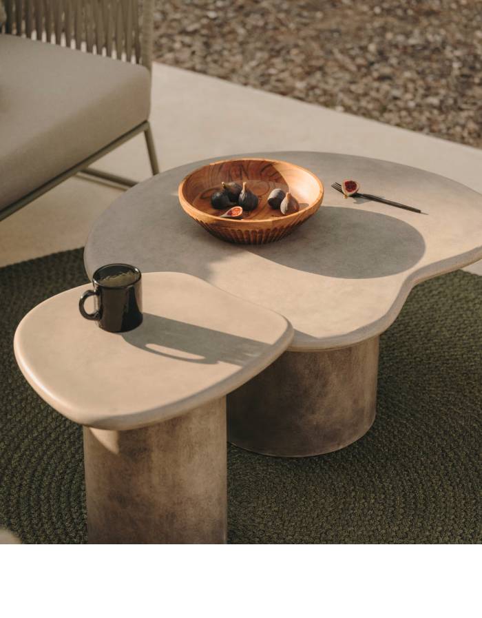 TABLE BASSE MACARELA EN CIMENT 83 X 77 CM