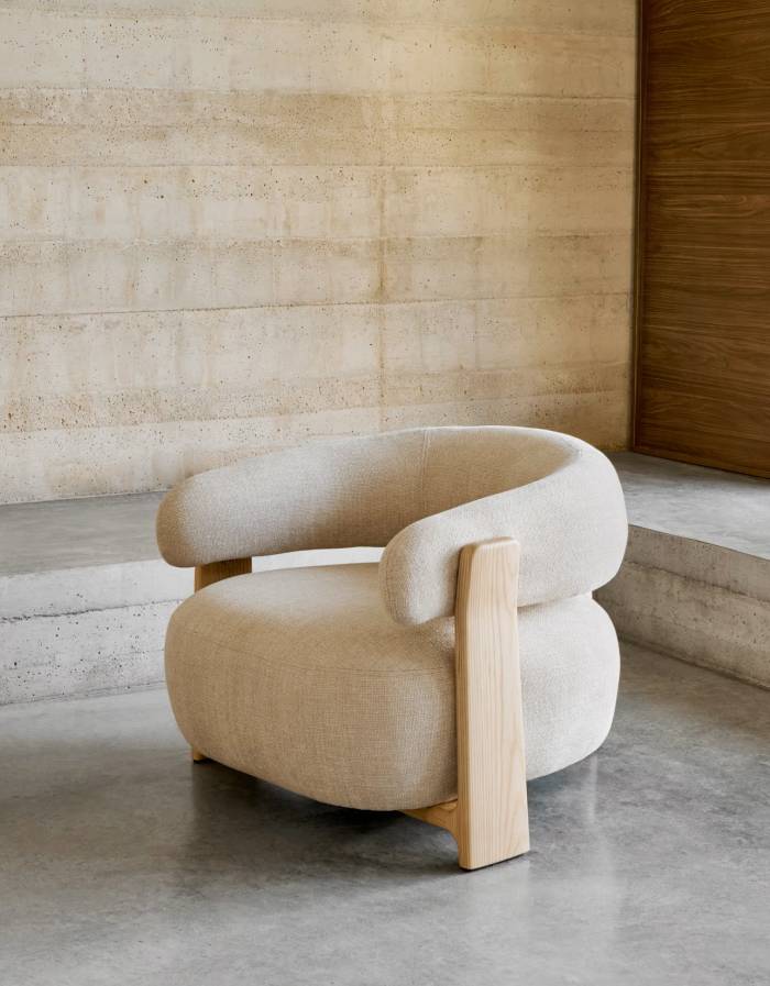 FAUTEUIL GRANITE TISSU CHENILLE BEIGE PIEDS EN BOIS DE FRENE NATUREL